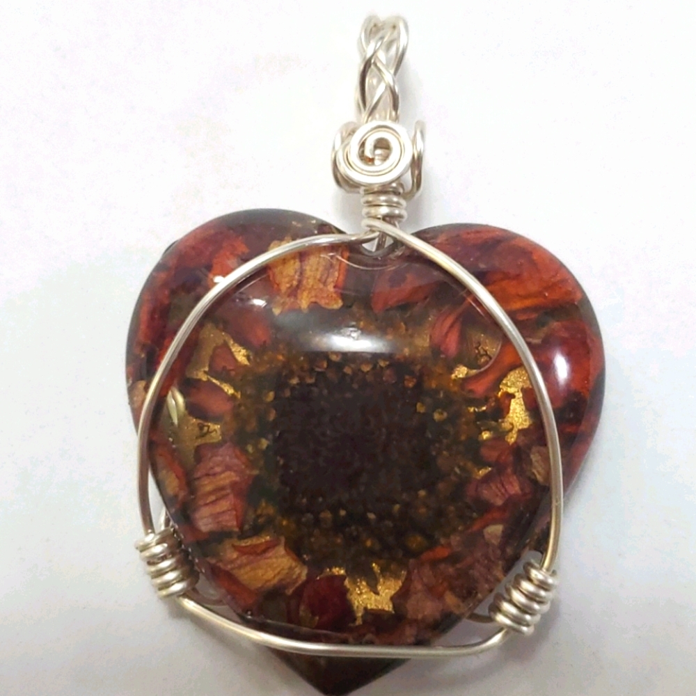 Pendant Resin Flower Heart
